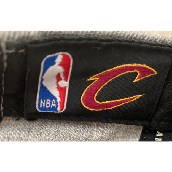 Cleveland Cavaliers Hat Mitchell & Ness NBA Mens Gray Script Snapback EUC Wool - Picture 5 of 7